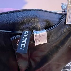 This a a leather short, only worn about 2 times, size 0